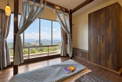 First floor master canopy suite