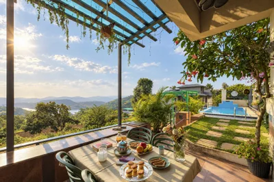Ground floor outdoor terrace dining